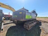 Экскаватор гусеничный ZOOMLION ZE370E, 2022, Идентификационный номер: ZMEZE245LN0001016, принадлежащий Продавцу на праве собственности, что подтверждается Договором купли-продажи № ОВ/Ф-145729-09-01-С-01 от 04.10.2022 г.